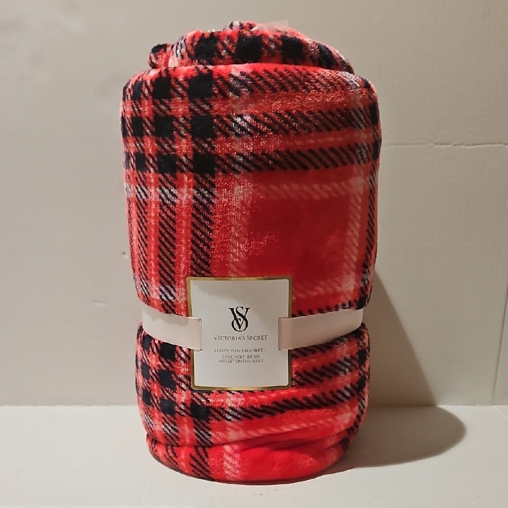 NWT Victoria's Secret Red Plaid Blanket